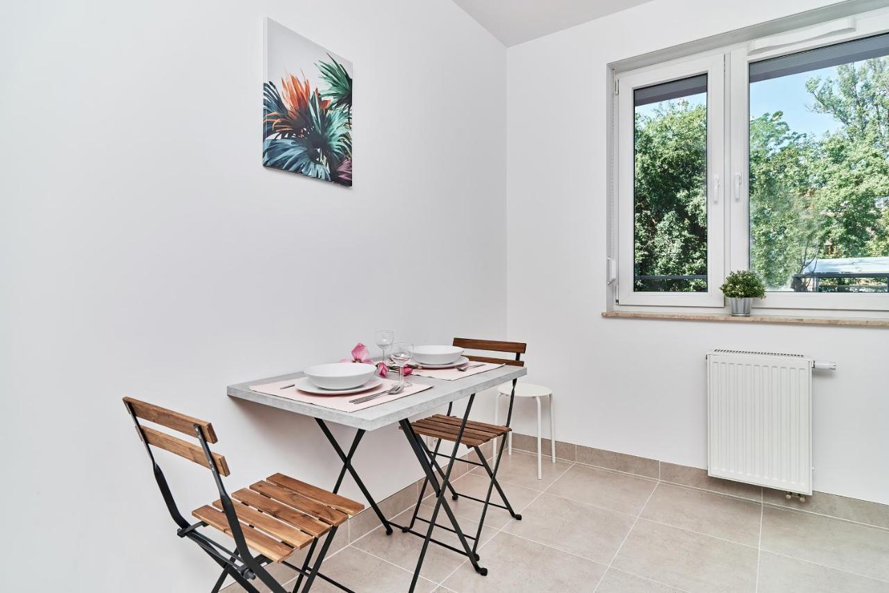 Modern Apartments Wroclaw By Renters Exterior photo